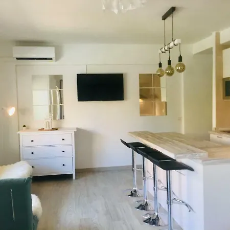 Apto En El Centro, Junto A La Playa, Apartamento *