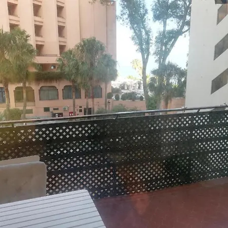 Apto En El Centro, Junto A La Playa, * מארבלה